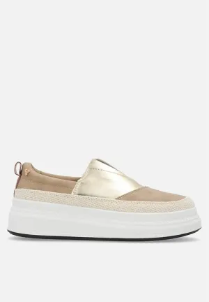 Butterfly Feet Senhora 17 Slip on Taupe