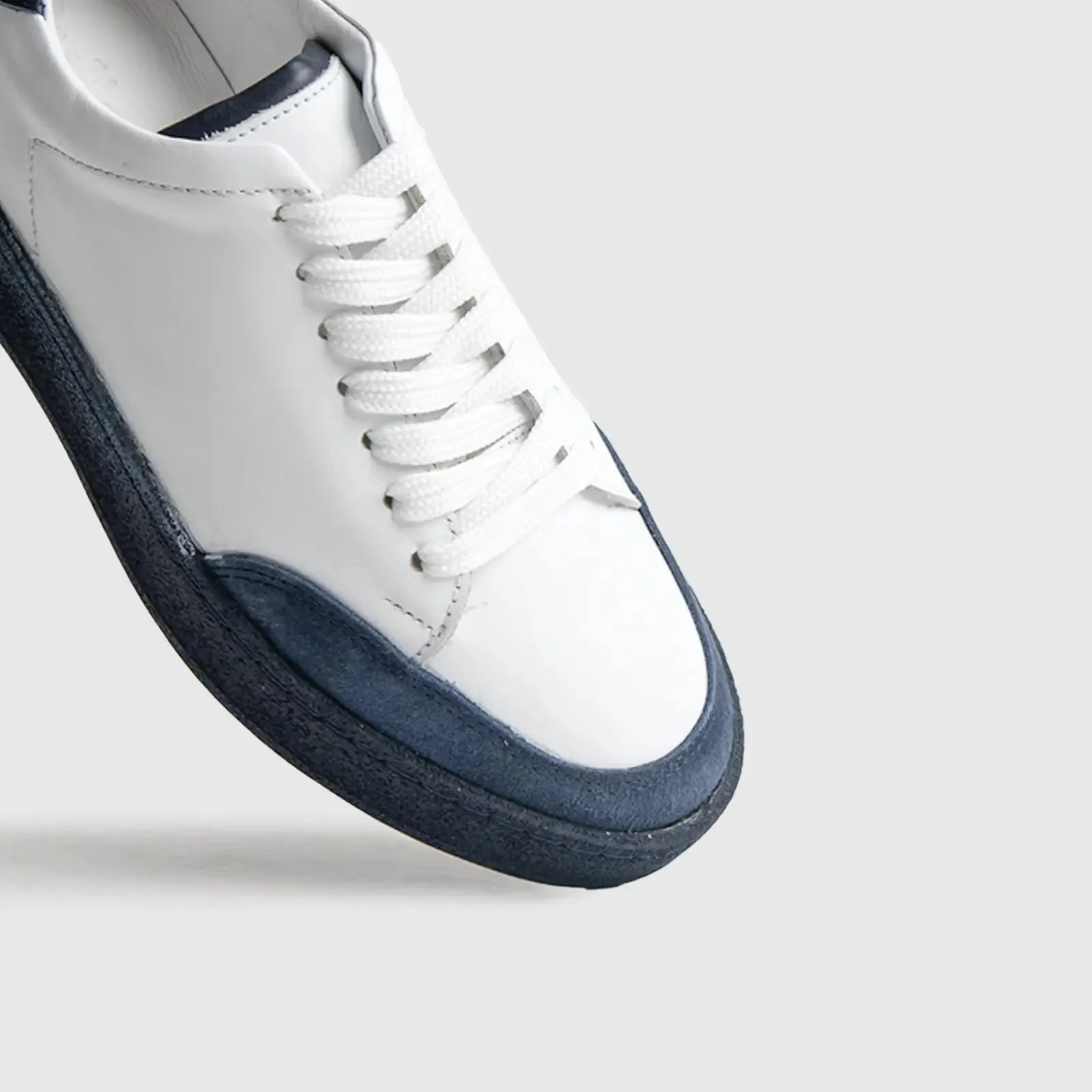 Casual Sneakers 2202 White/Navy