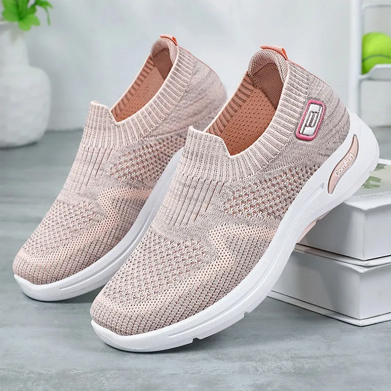 Classic and Breathable Women's Slip-On Sneakers for Everyday Wear