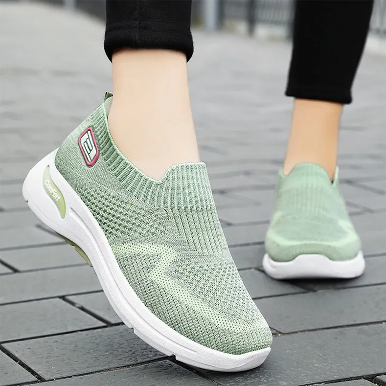 Classic and Breathable Women's Slip-On Sneakers for Everyday Wear
