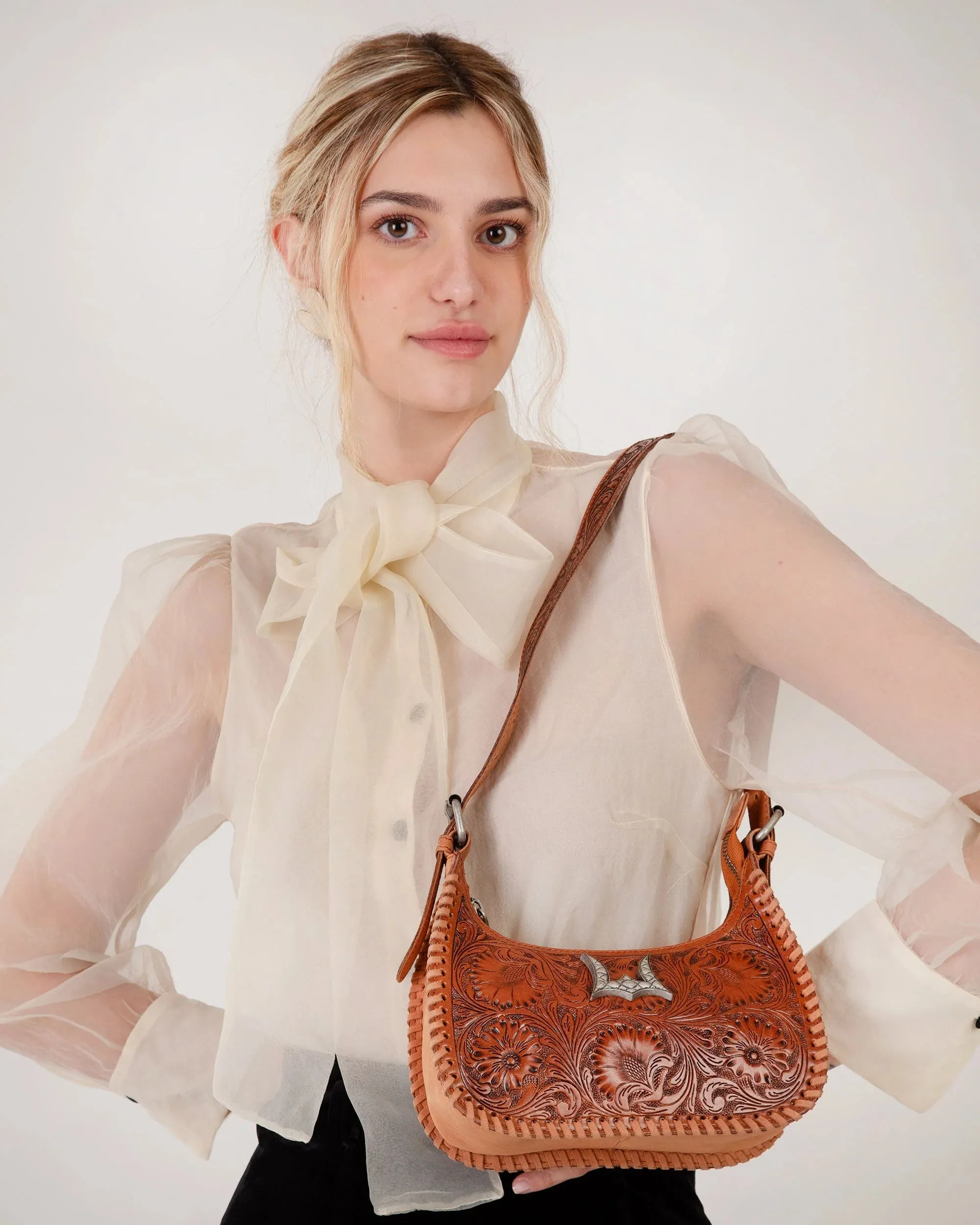 Dannia Medium Purse - Brown Leather