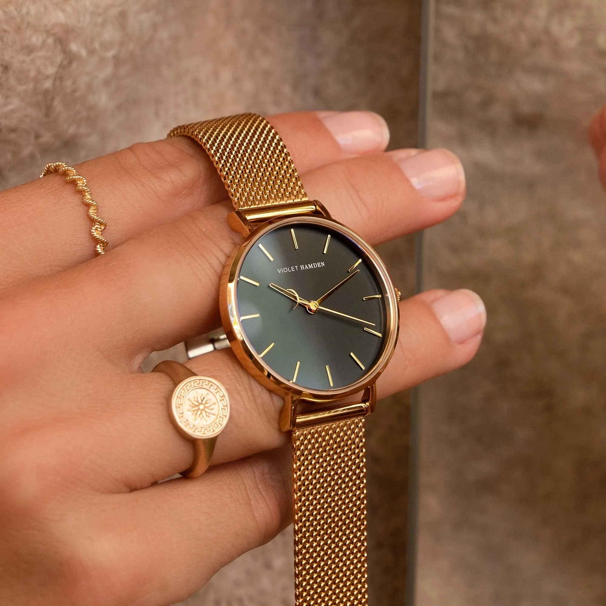 Day & Night round ladies watch gold and black coloured
