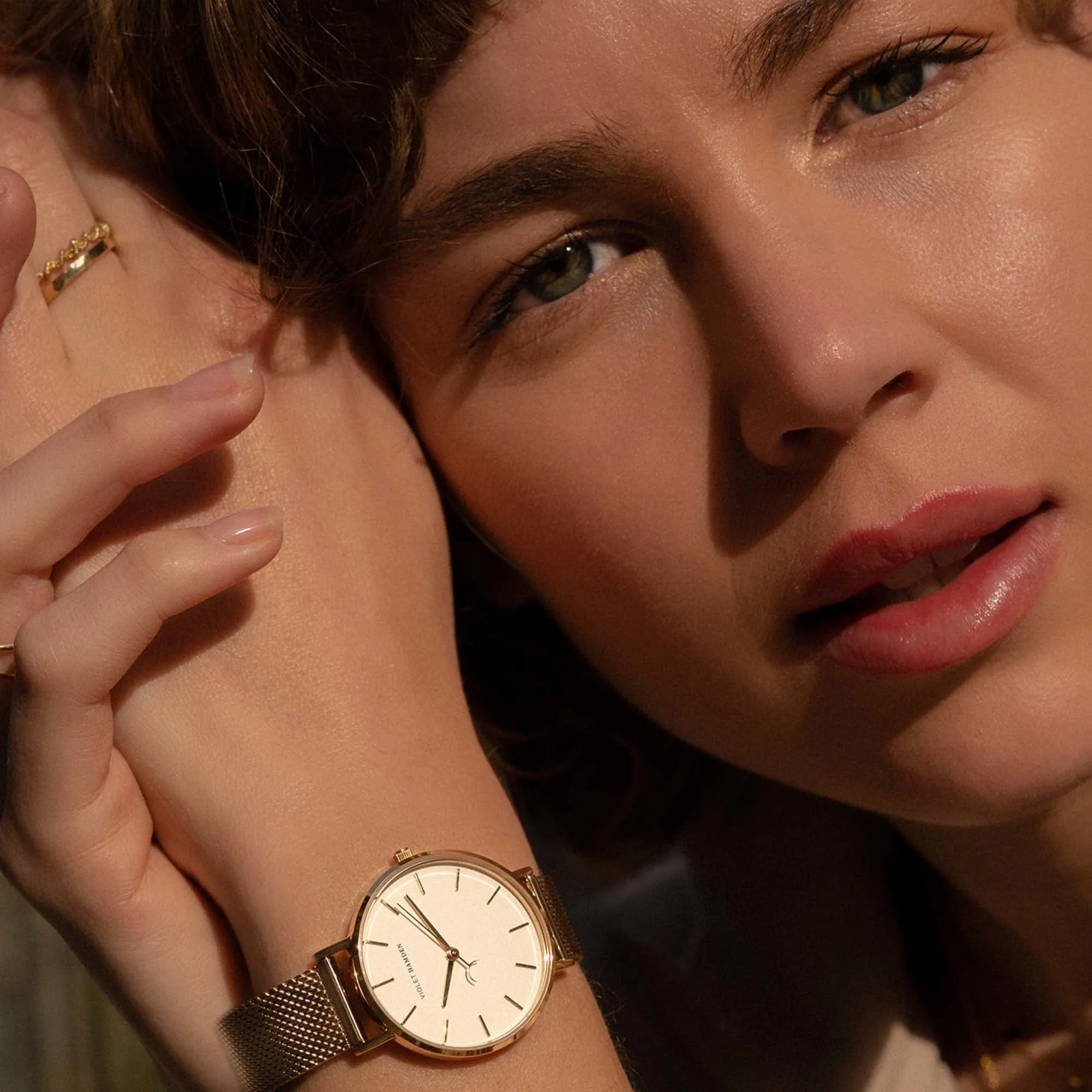 Day & Night round ladies watch gold and white coloured