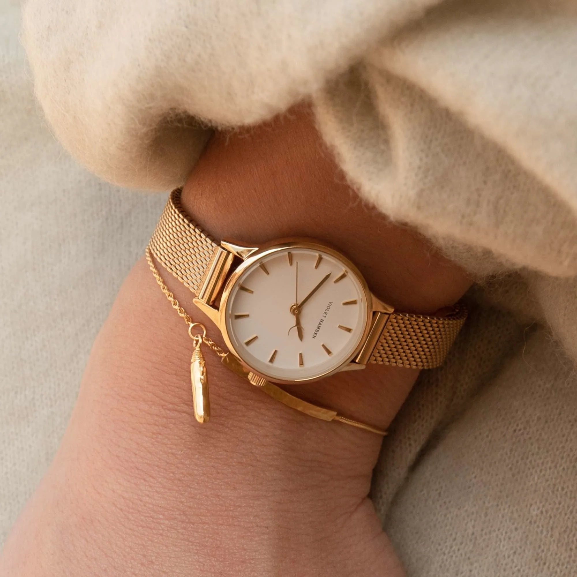Day & Night round ladies watch gold and white coloured