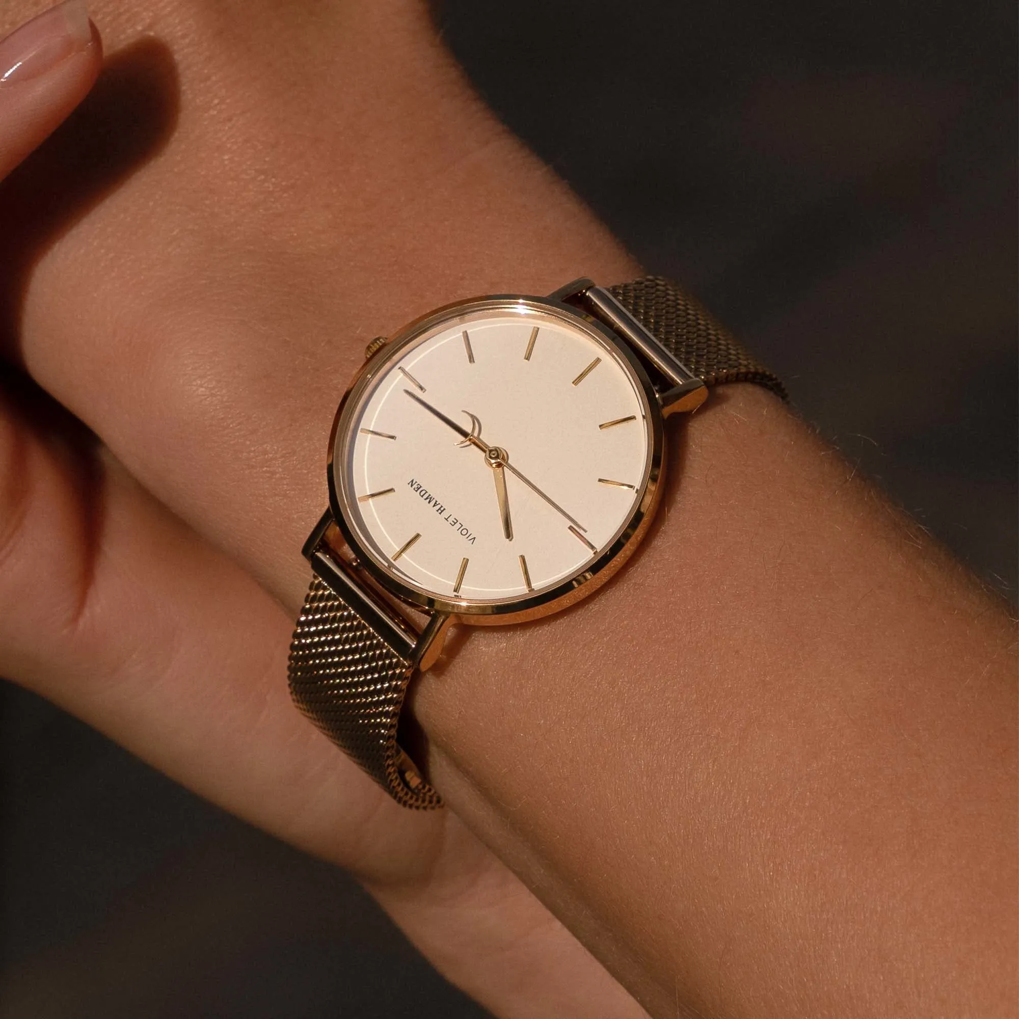 Day & Night round ladies watch gold and white coloured