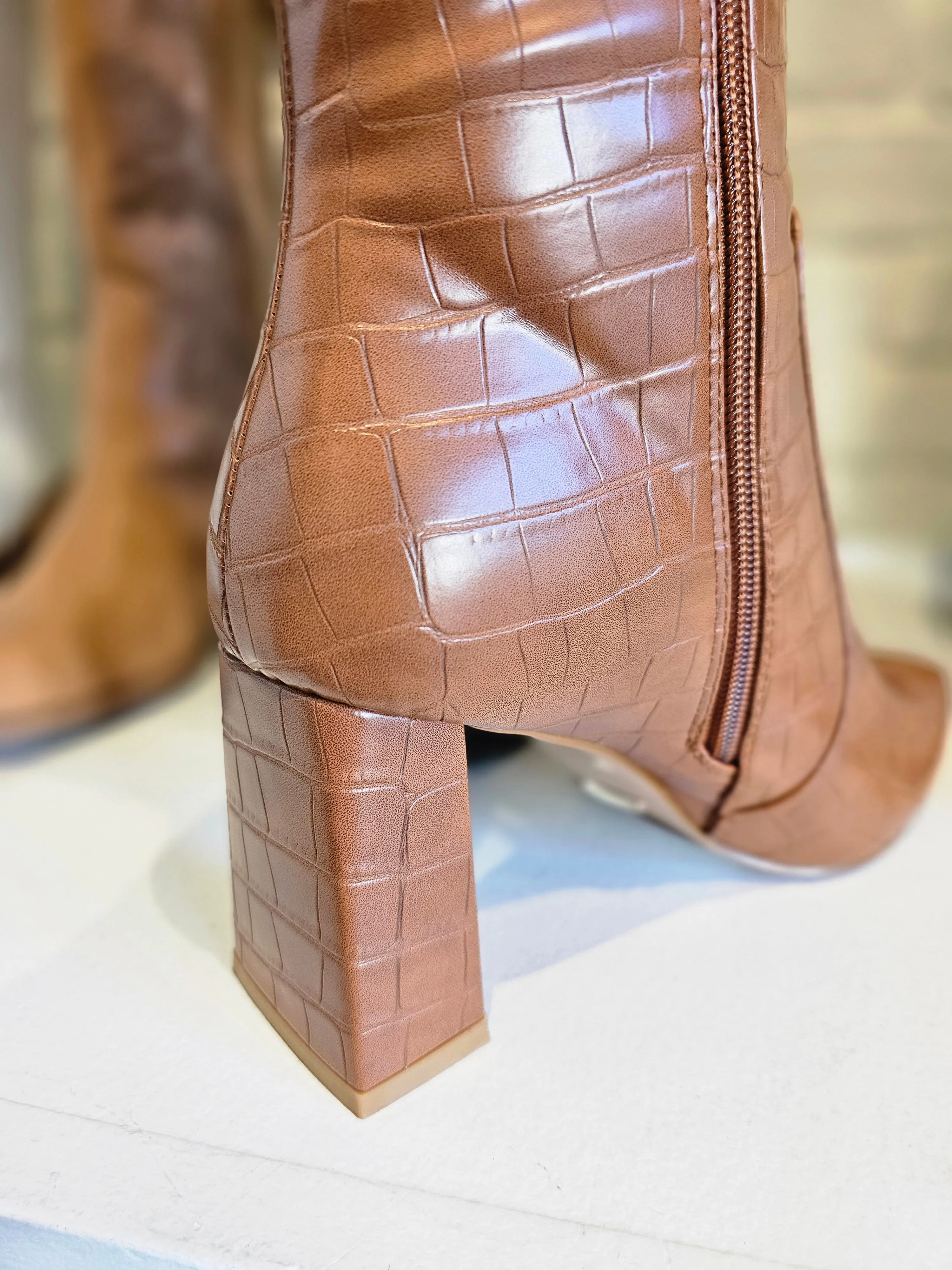 Elanor Croc Boots