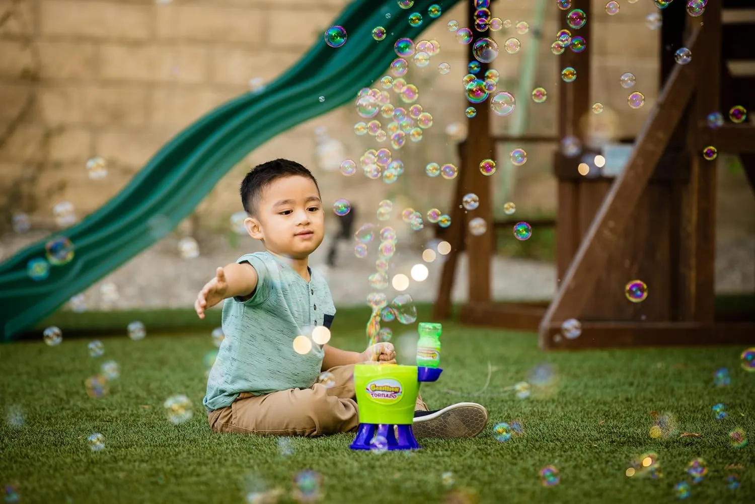 Gazillion Bubble Blaster: 4500  Bubbles/Min! Super Easy, Includes Free Solution – Kids' Favorite for Birthday Parties & Backyard Fun!