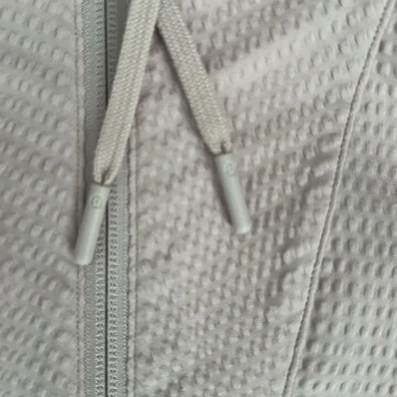 Lululemon Pack Light Pullover Porcelain Pink Size 6-8