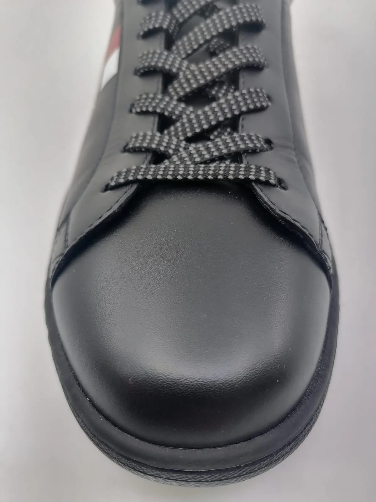 Luxembourg Sneaker