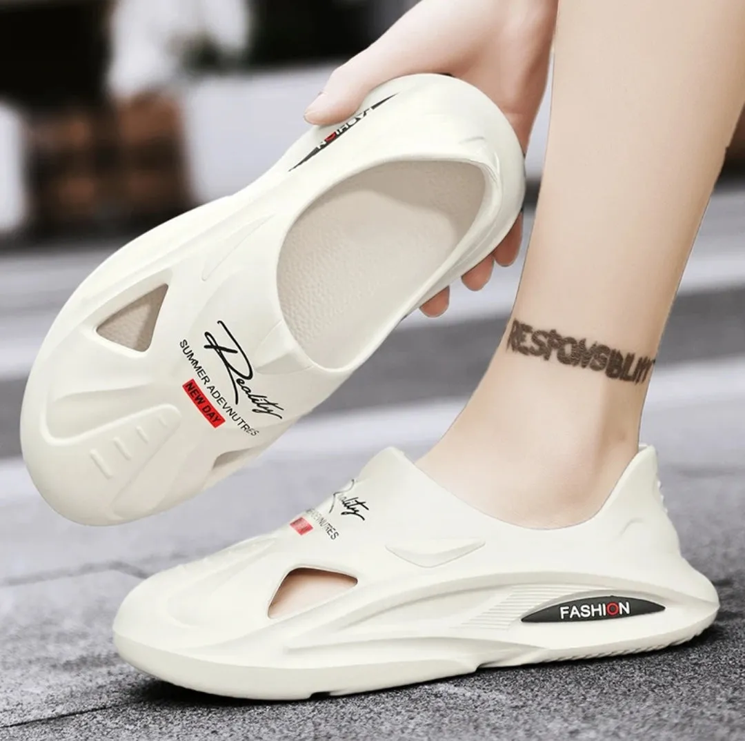Men's Soft Sole Comfortable Clogs Outdoor Beach Wear