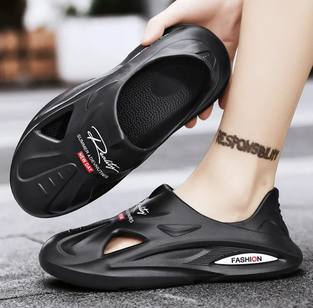 Men's Soft Sole Comfortable Clogs Outdoor Beach Wear