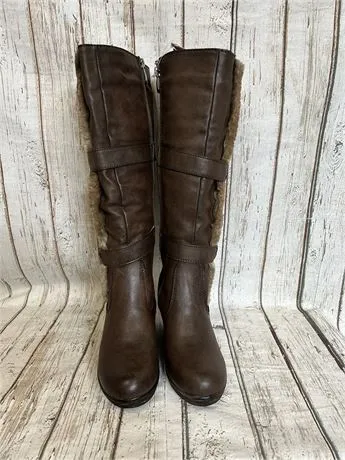 NEW In Box Retails $129  Size 6.5 US, New Vogue Women's Boots Dark Brown