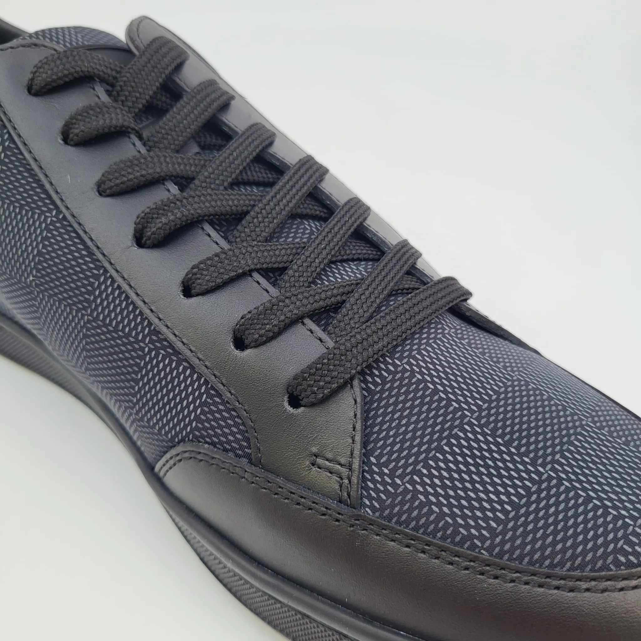 Offshore Sneaker