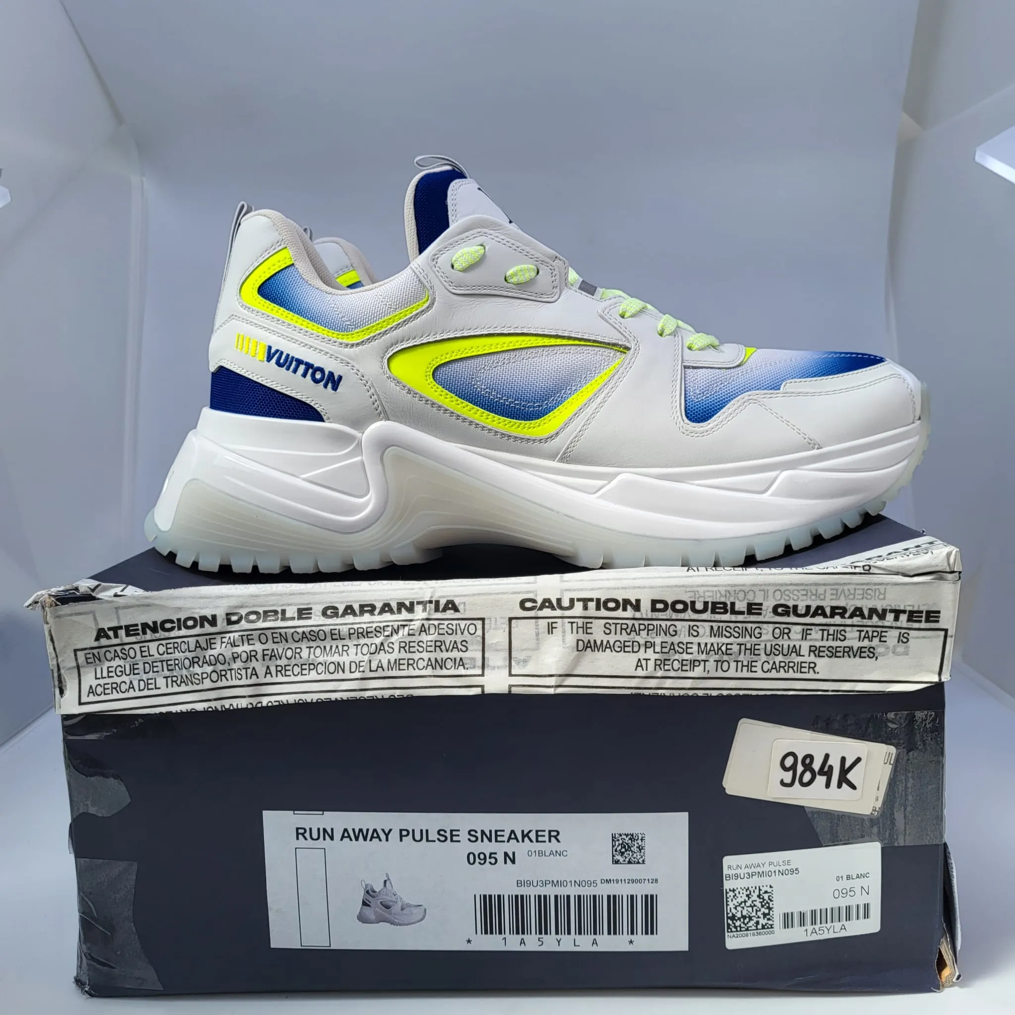 Run Away Pulse Sneaker