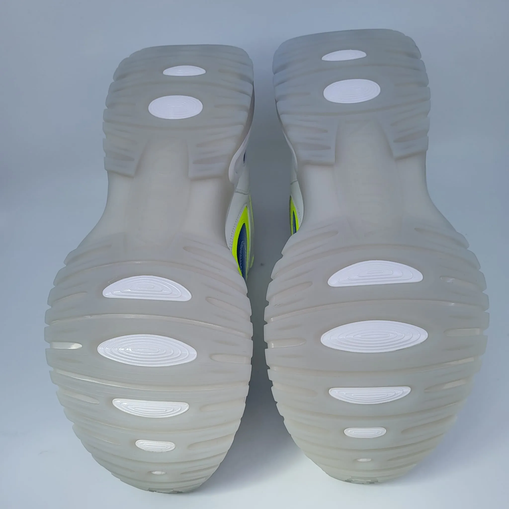 Run Away Pulse Sneaker
