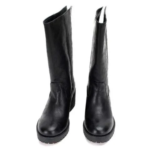 Tame Boots