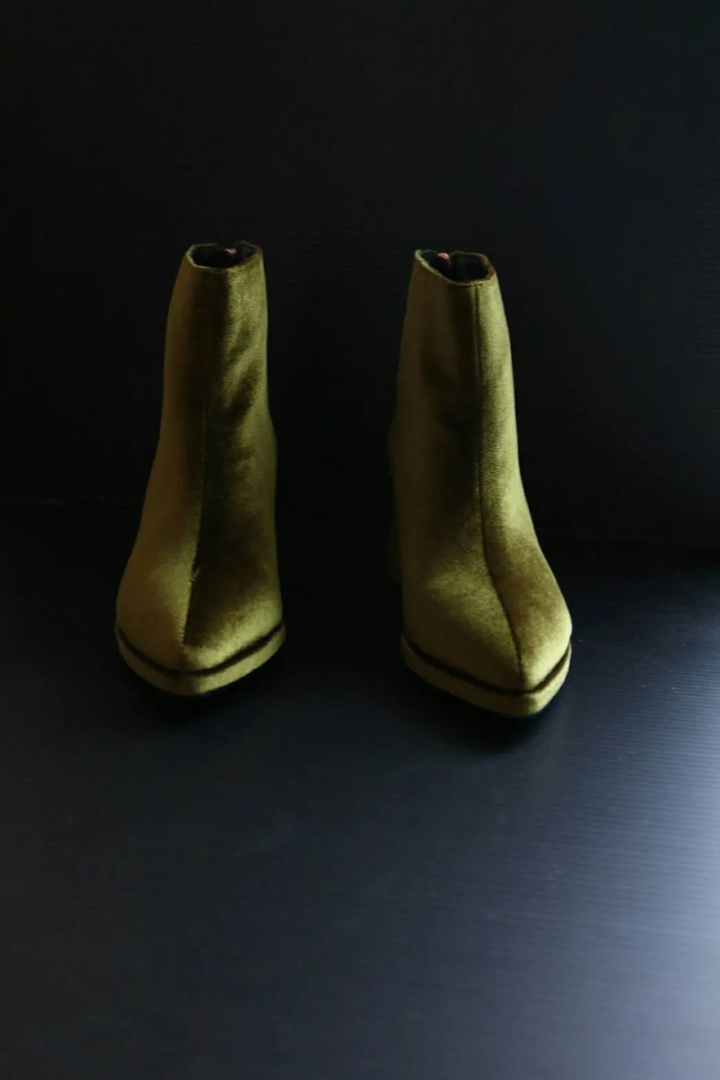 velour boots-sold out