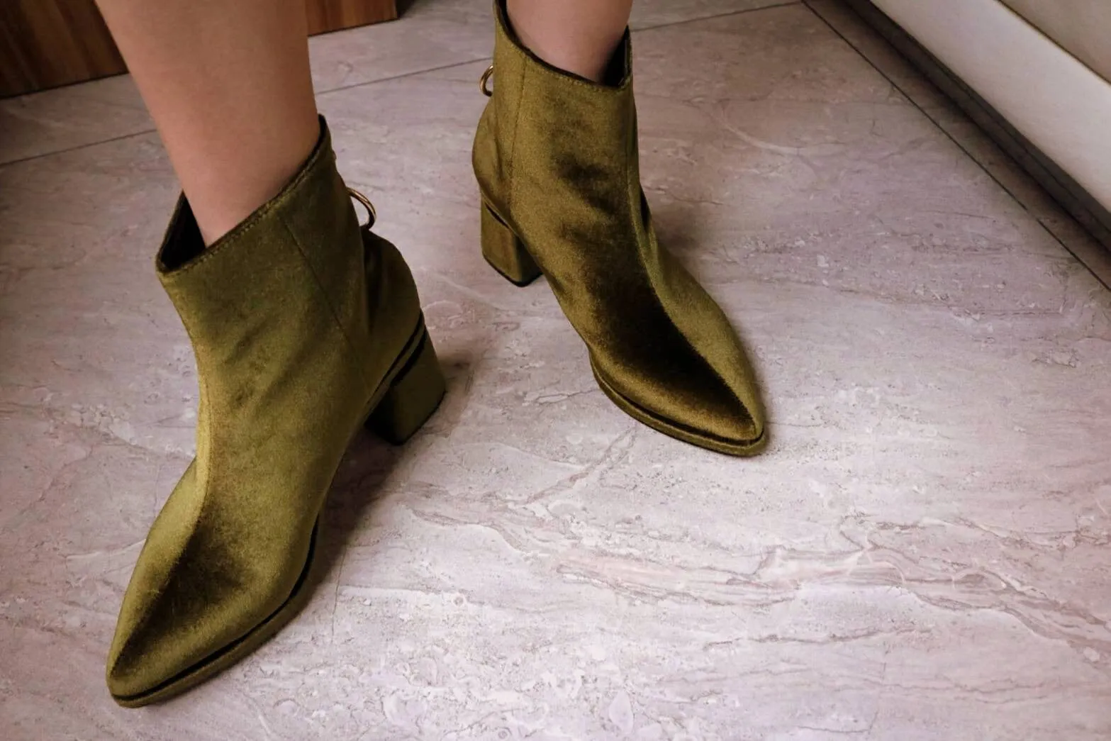 velour boots-sold out