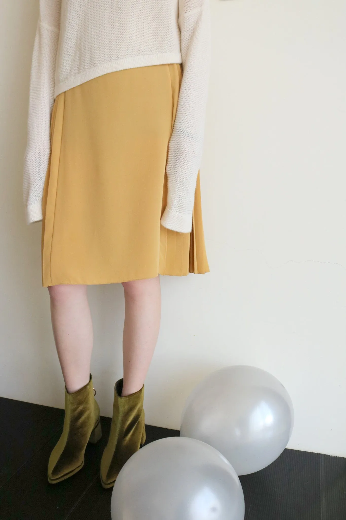 velour boots-sold out