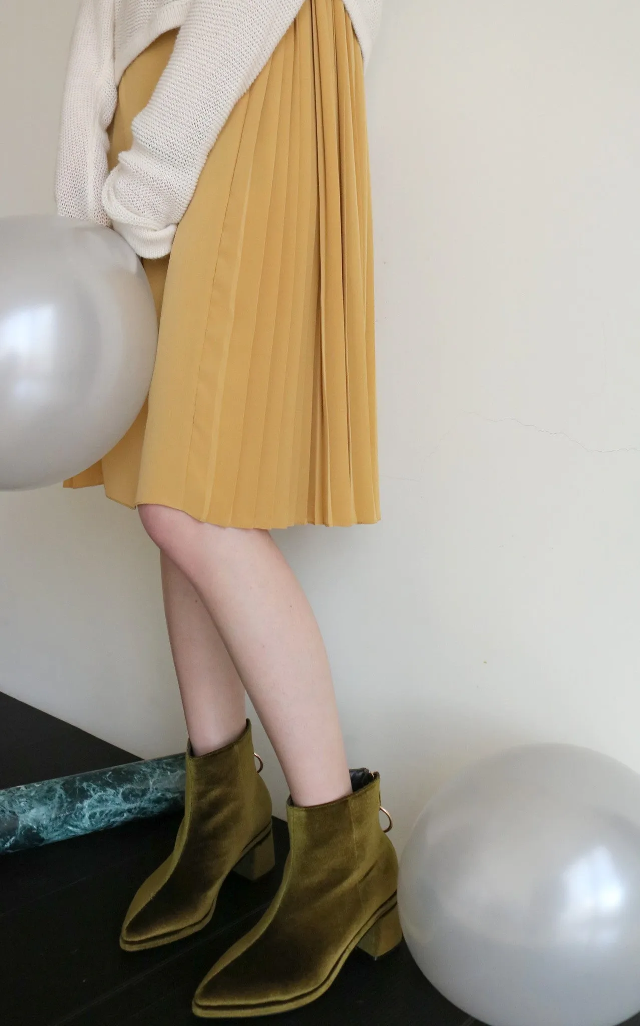 velour boots-sold out