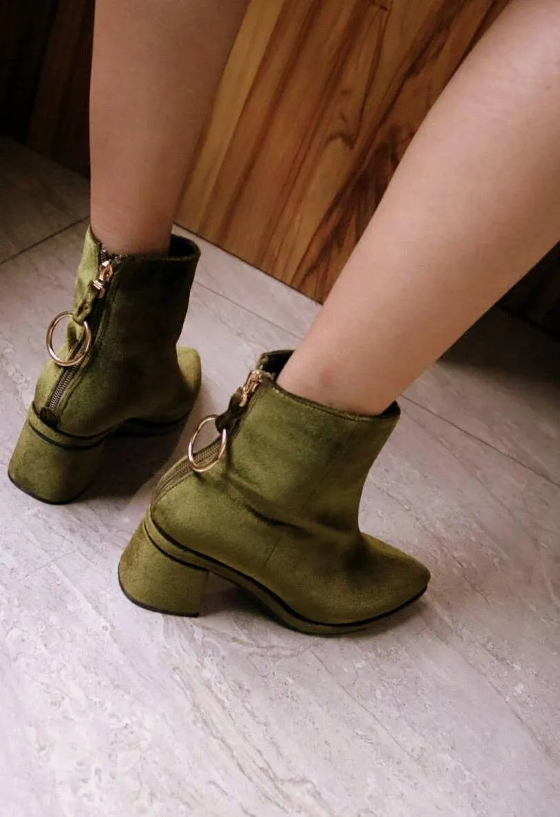 velour boots-sold out