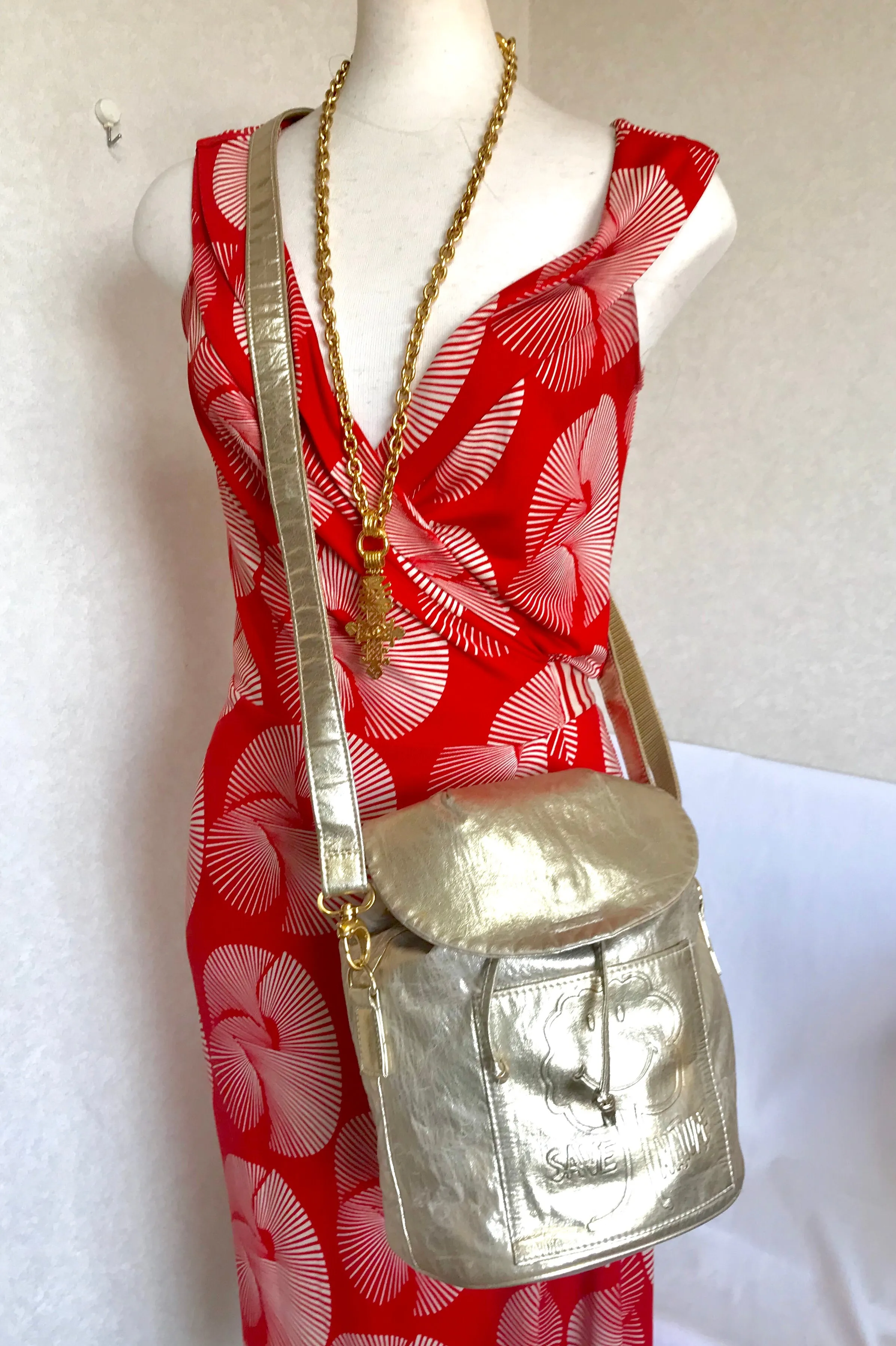 Vintage MOSCHINO champagne gold leather backpack, shoulder bag from SAVE NATURE collection. Must have daily use purse. 060625re2