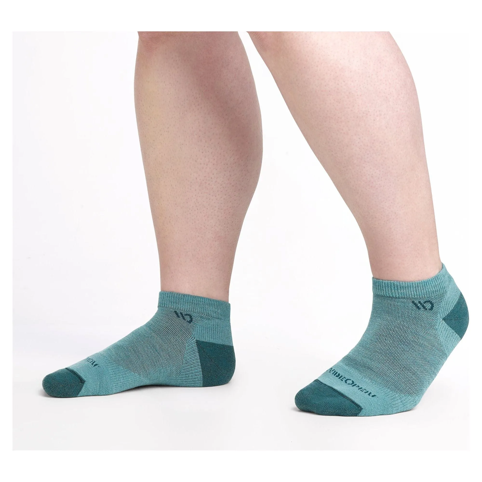 Wide Open Womens Solid Cushioned No Show Socks