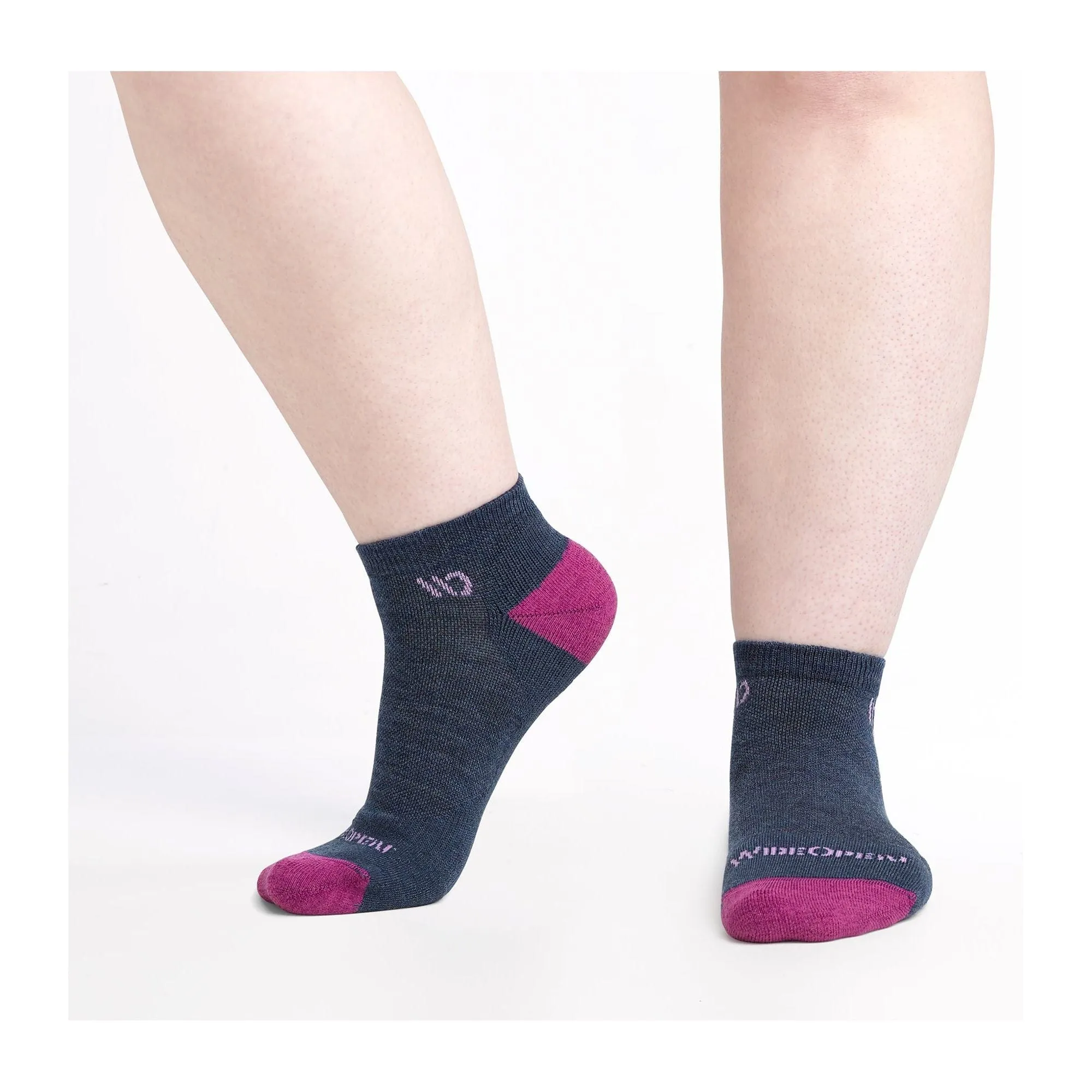 Wide Open Womens Solid Cushioned No Show Socks