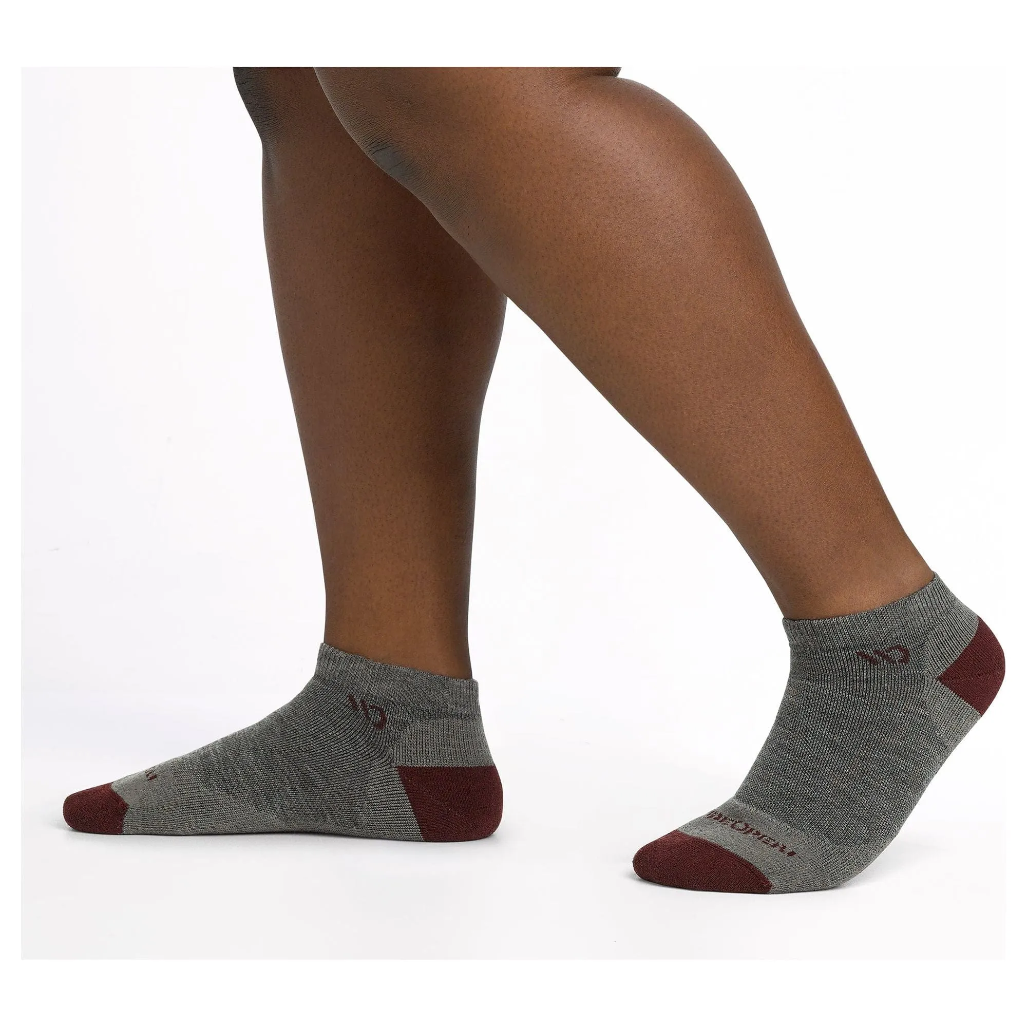 Wide Open Womens Solid Cushioned No Show Socks
