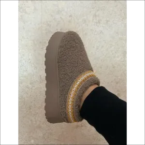 WILD DIVA Cozy Embroidered Sherpa Platform Boots