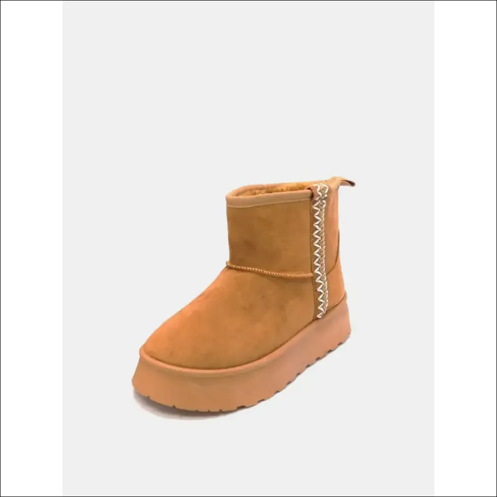 WILD DIVA Edgy Round Toe Platform Boots
