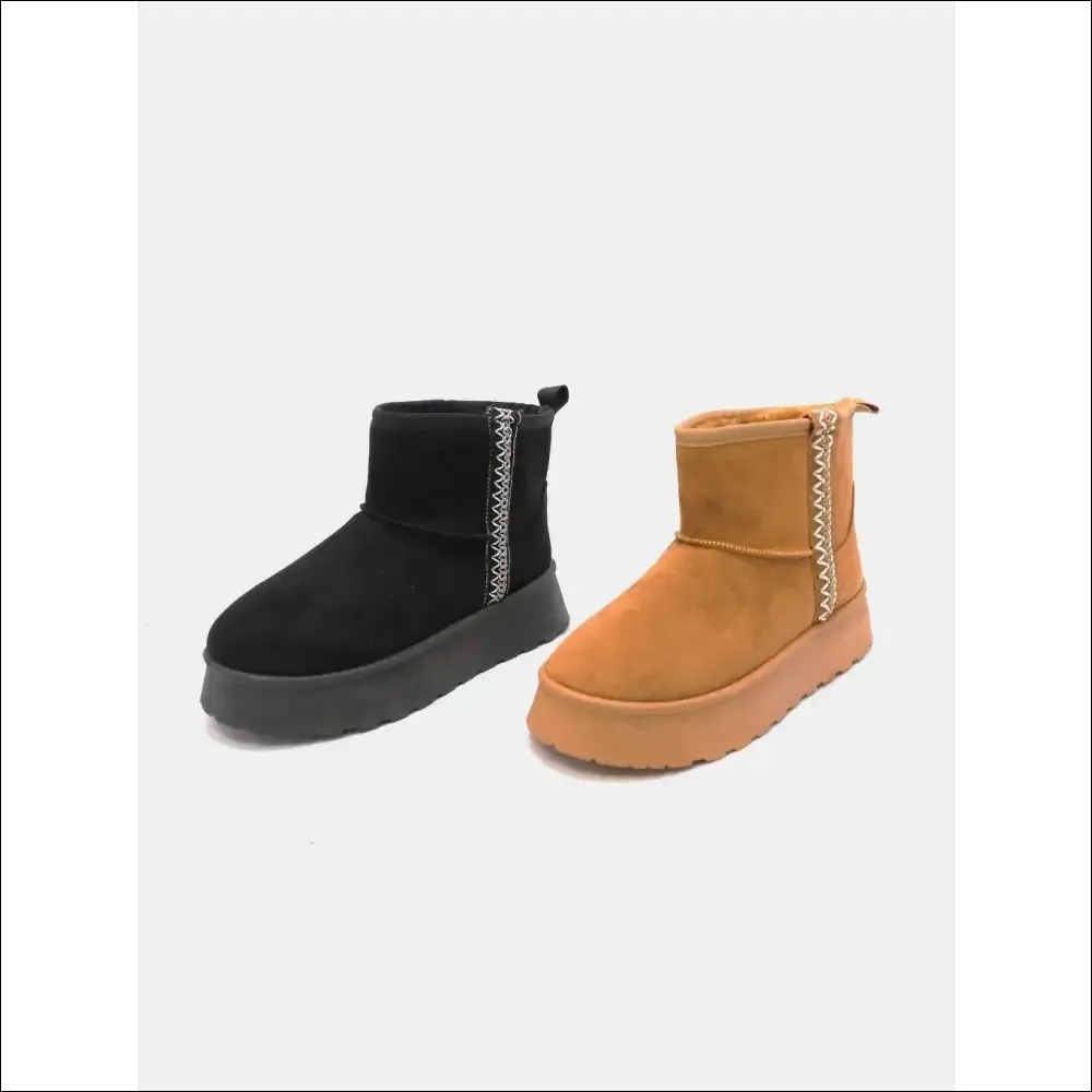 WILD DIVA Edgy Round Toe Platform Boots