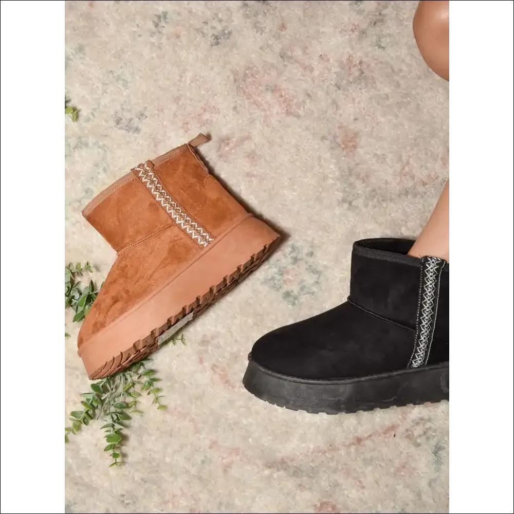 WILD DIVA Edgy Round Toe Platform Boots