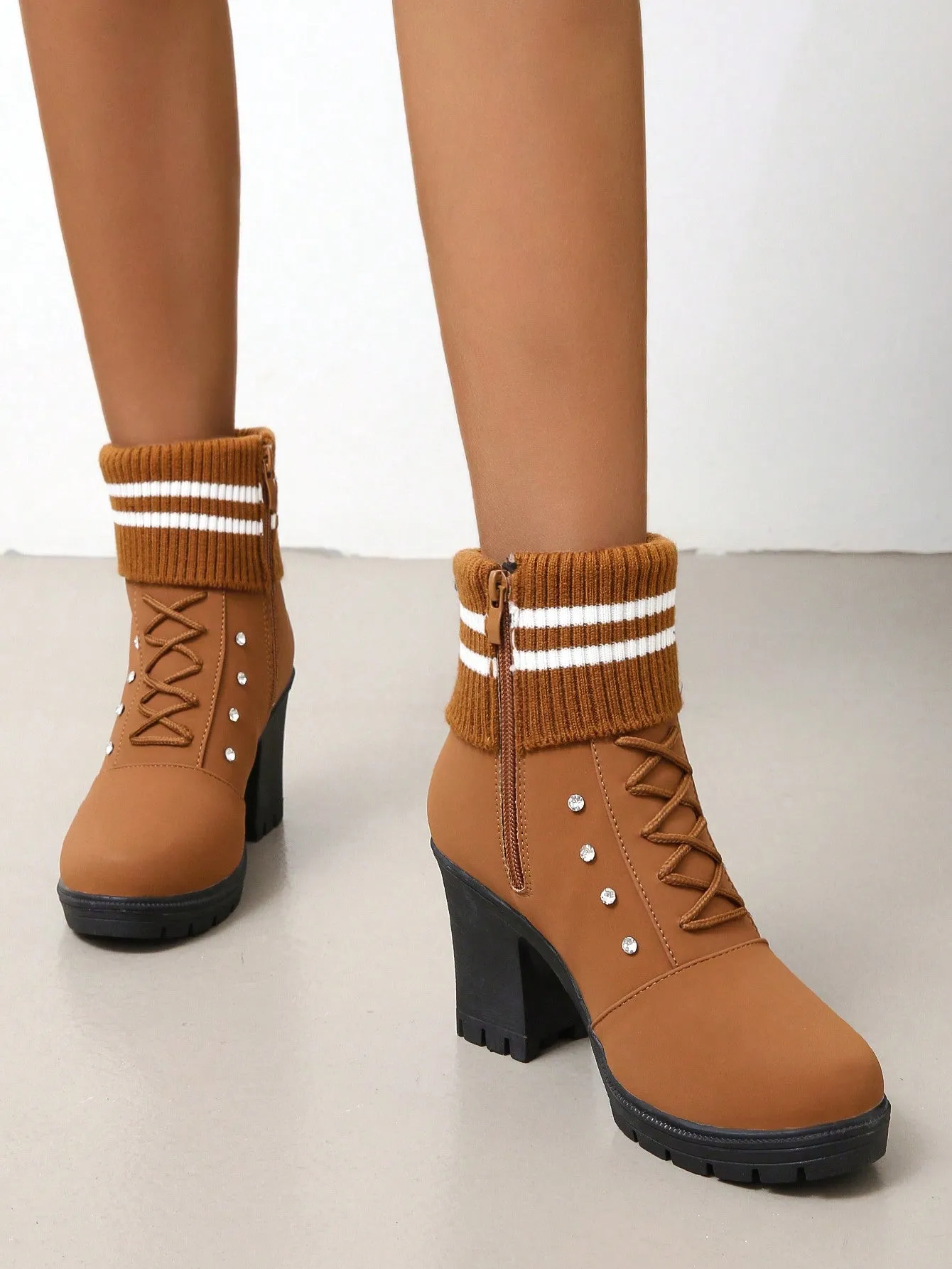 Women's Fashionable Brown Short Boots, Winter New Design With Thickened Wool Trim