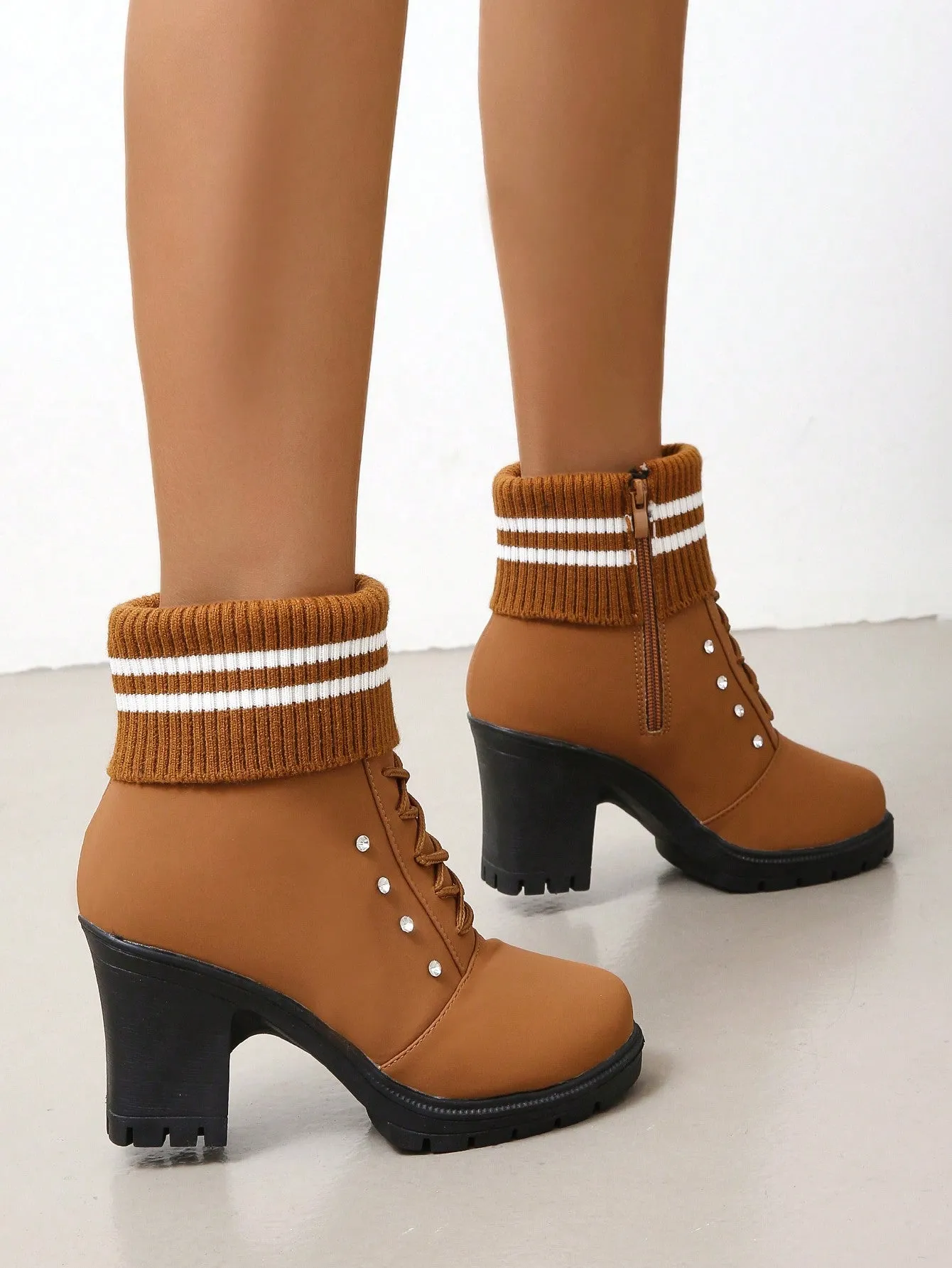 Women's Fashionable Brown Short Boots, Winter New Design With Thickened Wool Trim