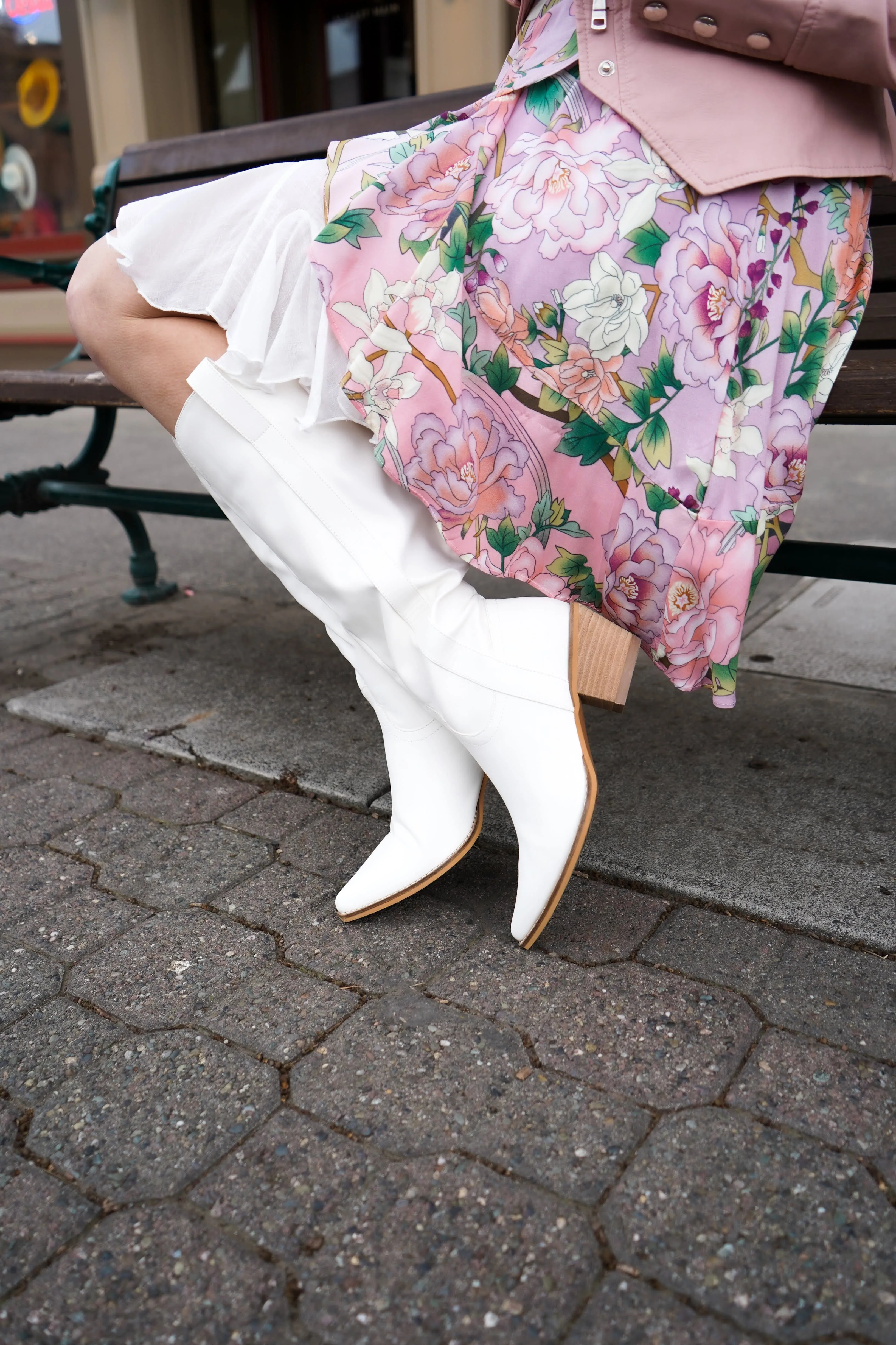 Yin and Yang Boot White